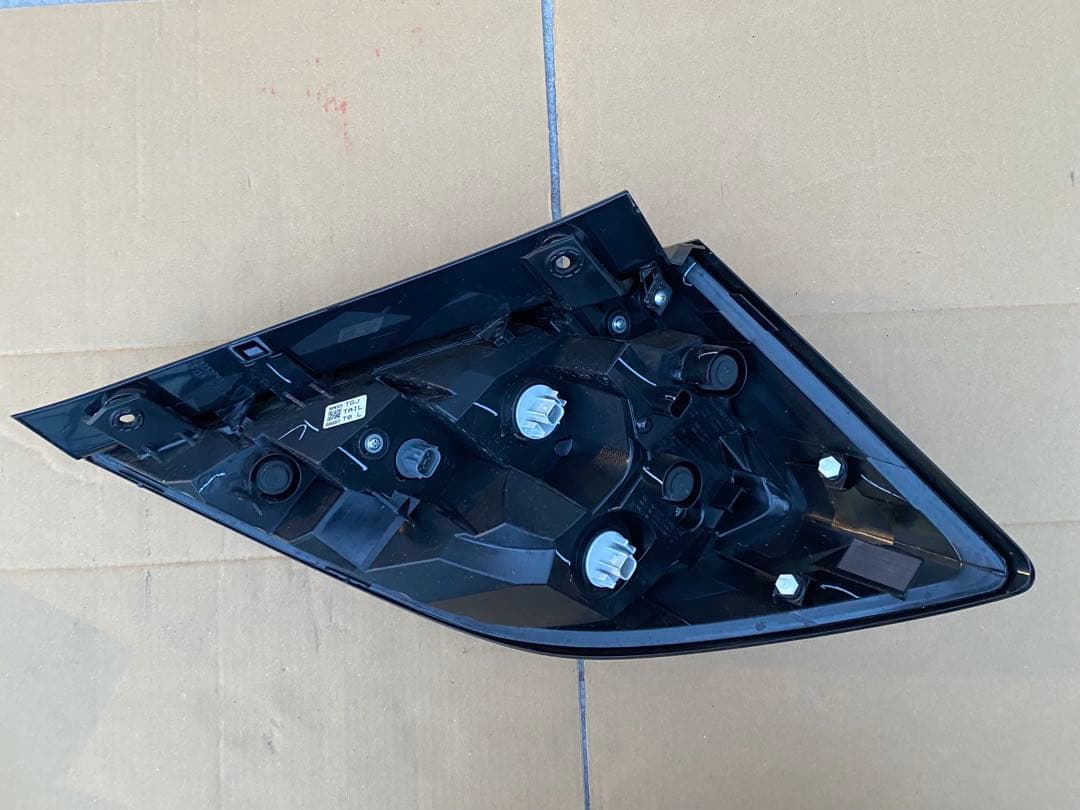 シビックタイプR FK8 純正テールランプ　無限シーケンシャル