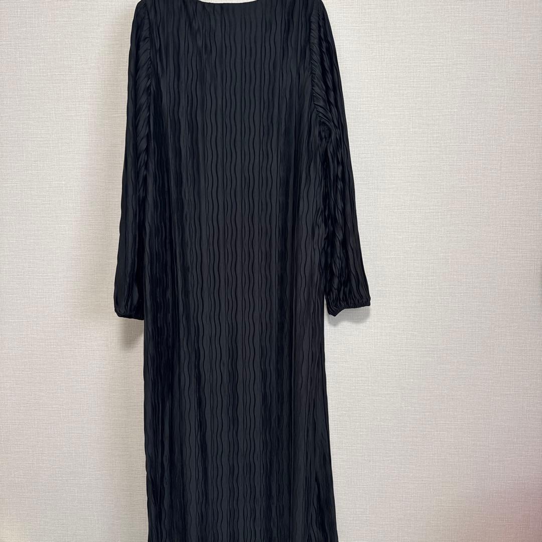 honono 【マタニティ・授乳服】ウェーブプリーツワンピース　ブラック