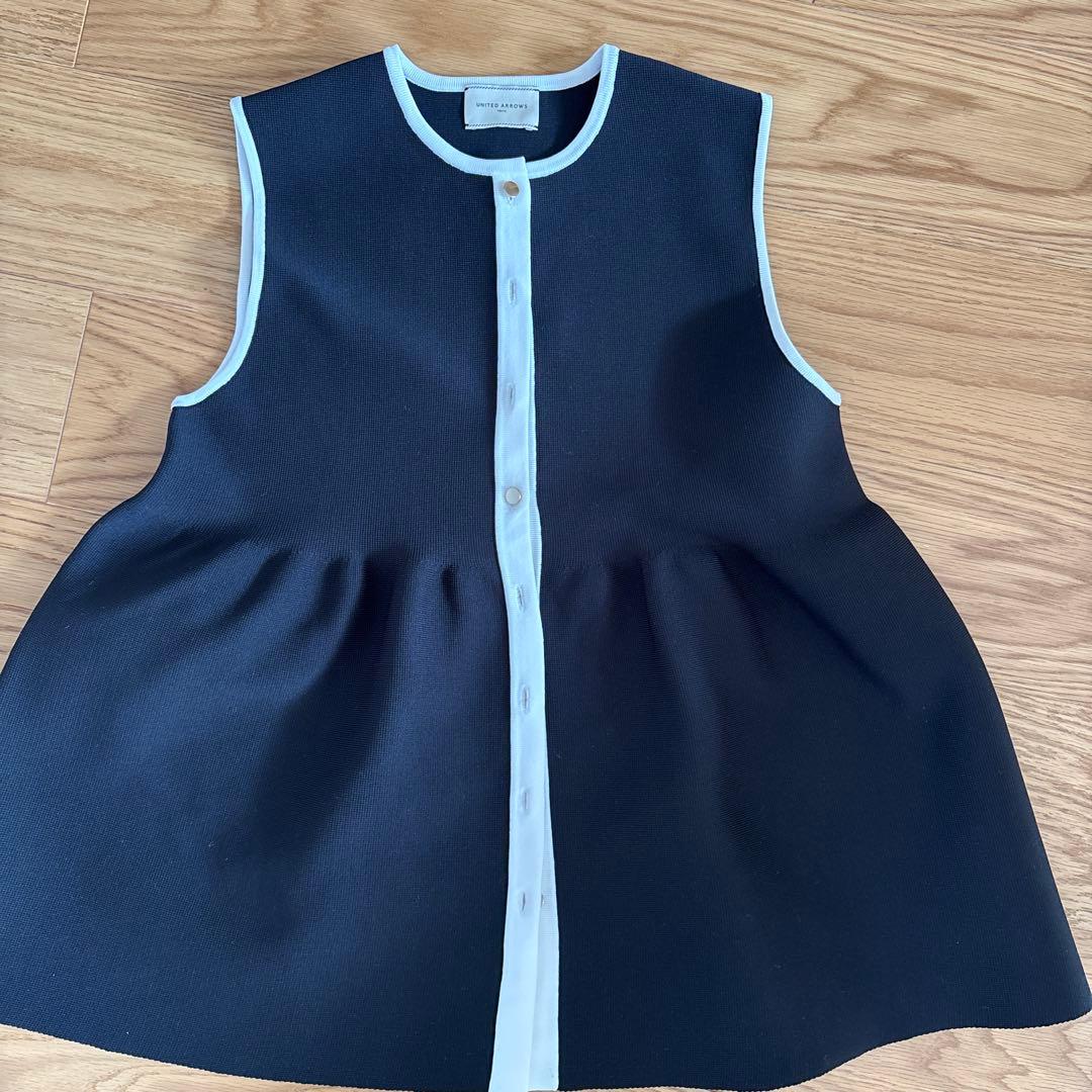 ユナイテッドアローズ　ペプラムベスト