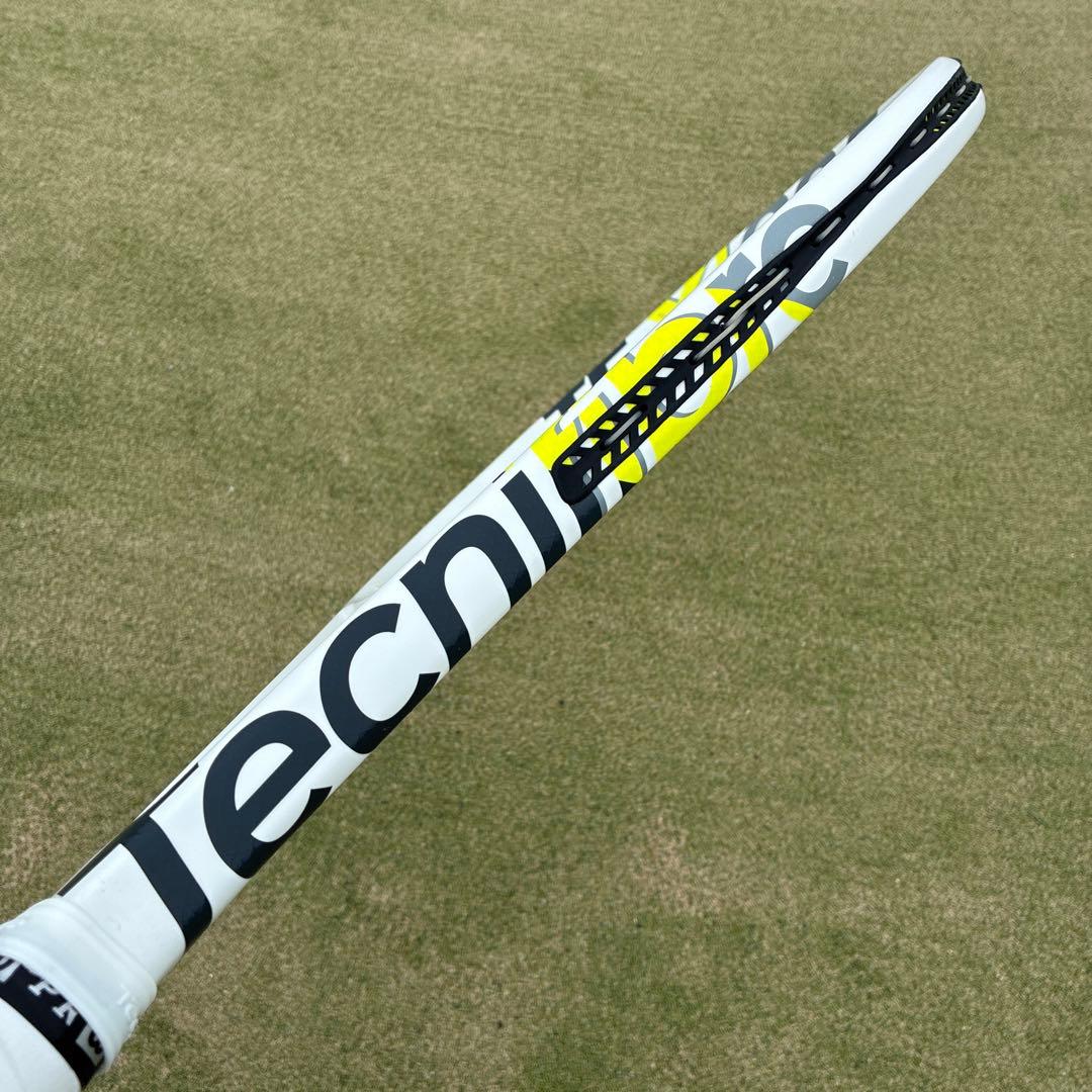 テクニファイバー TF-X1 285g グリップ2