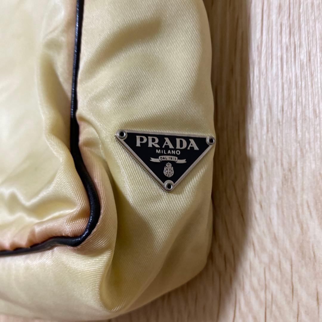 PRADA リバーシブル　コンパクト　ナイロンバッグ フラワーモチーフ