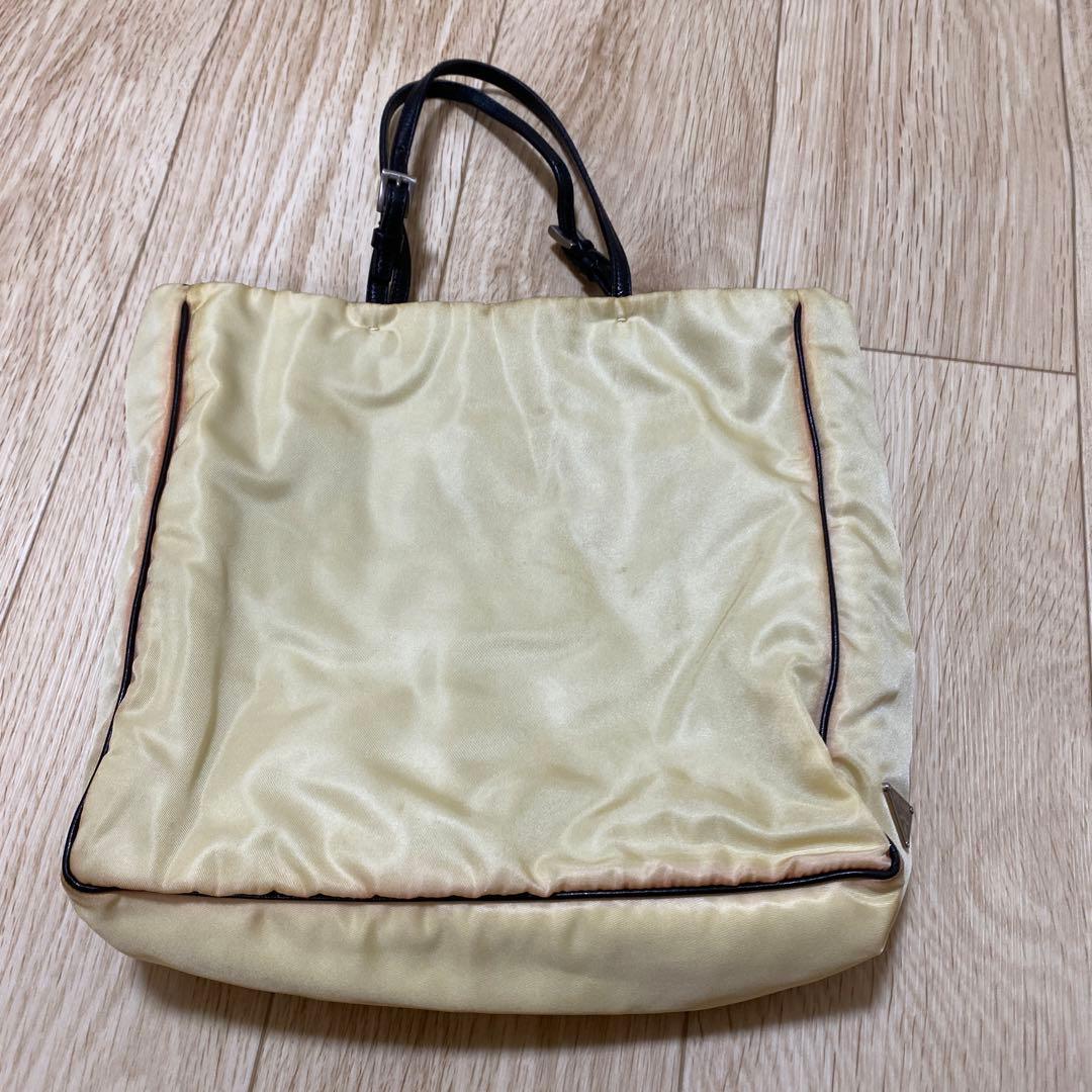 PRADA リバーシブル　コンパクト　ナイロンバッグ フラワーモチーフ