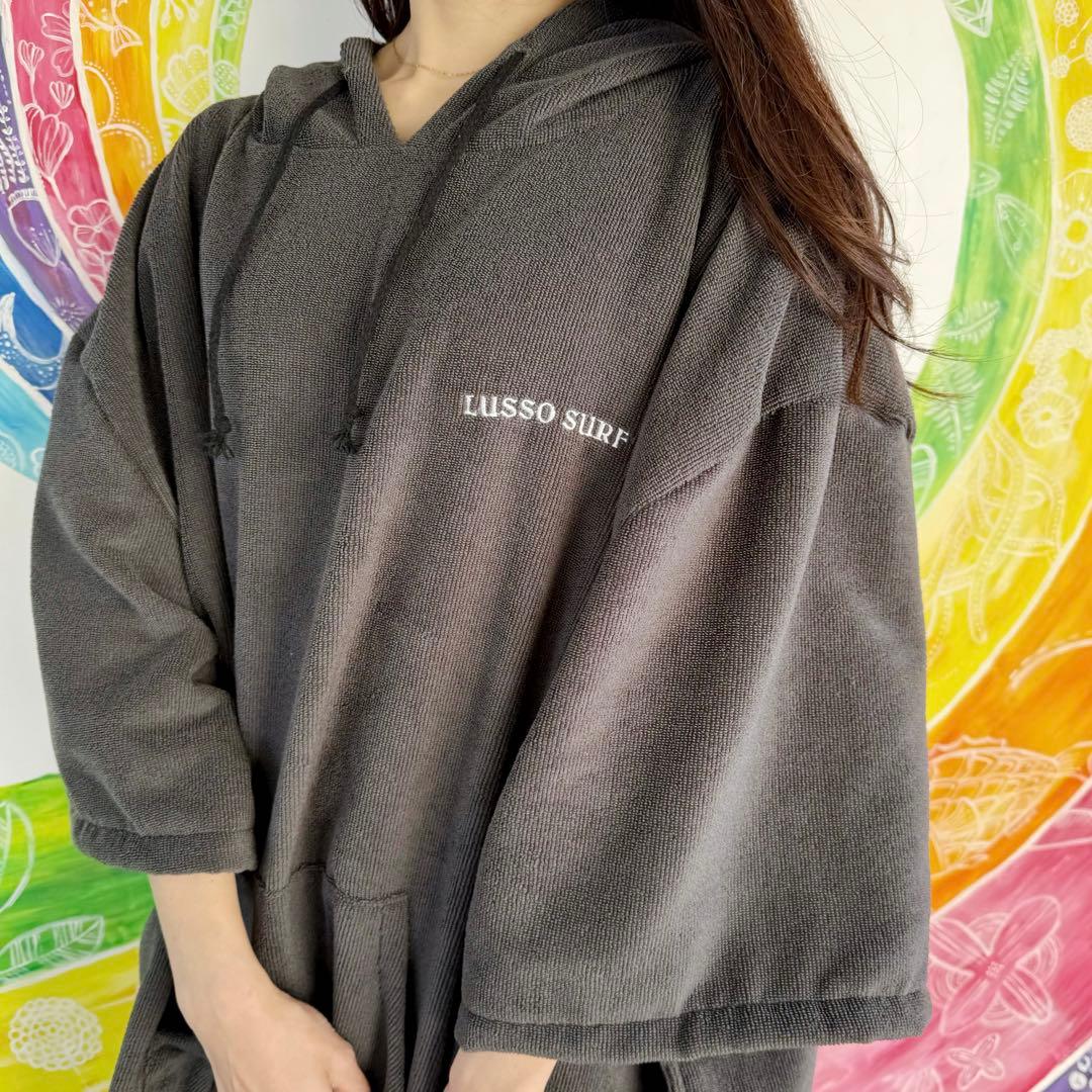 便利グッズ☆LUSSO SURF お着替えポンチョ　グレー⭐︎ロンハーマン
