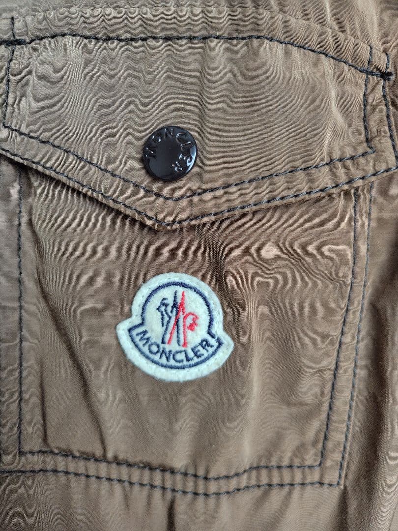 MONCLERフード付きダウンベスト ブラウン・ブルー