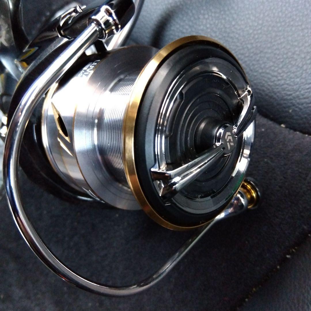 20LUVIAS LT 4000CXHスピニングリール 　おまけ付き