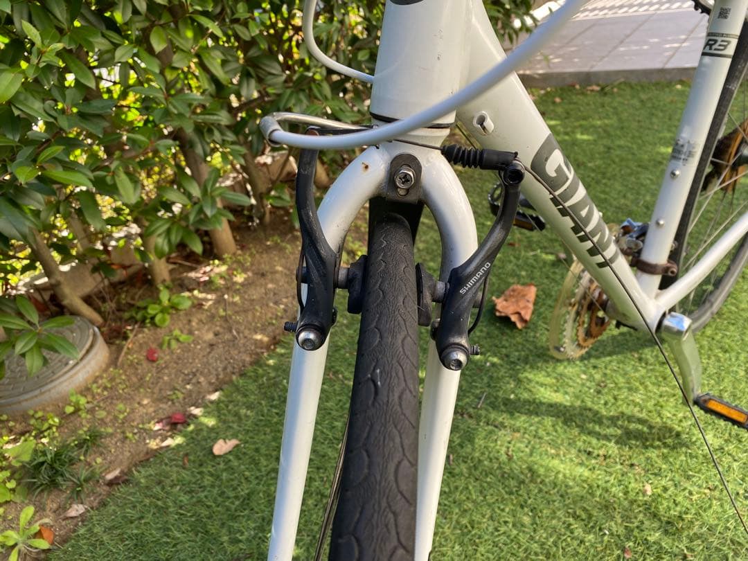 GIANTジャイアント クロスバイク ESCAPE R3 白