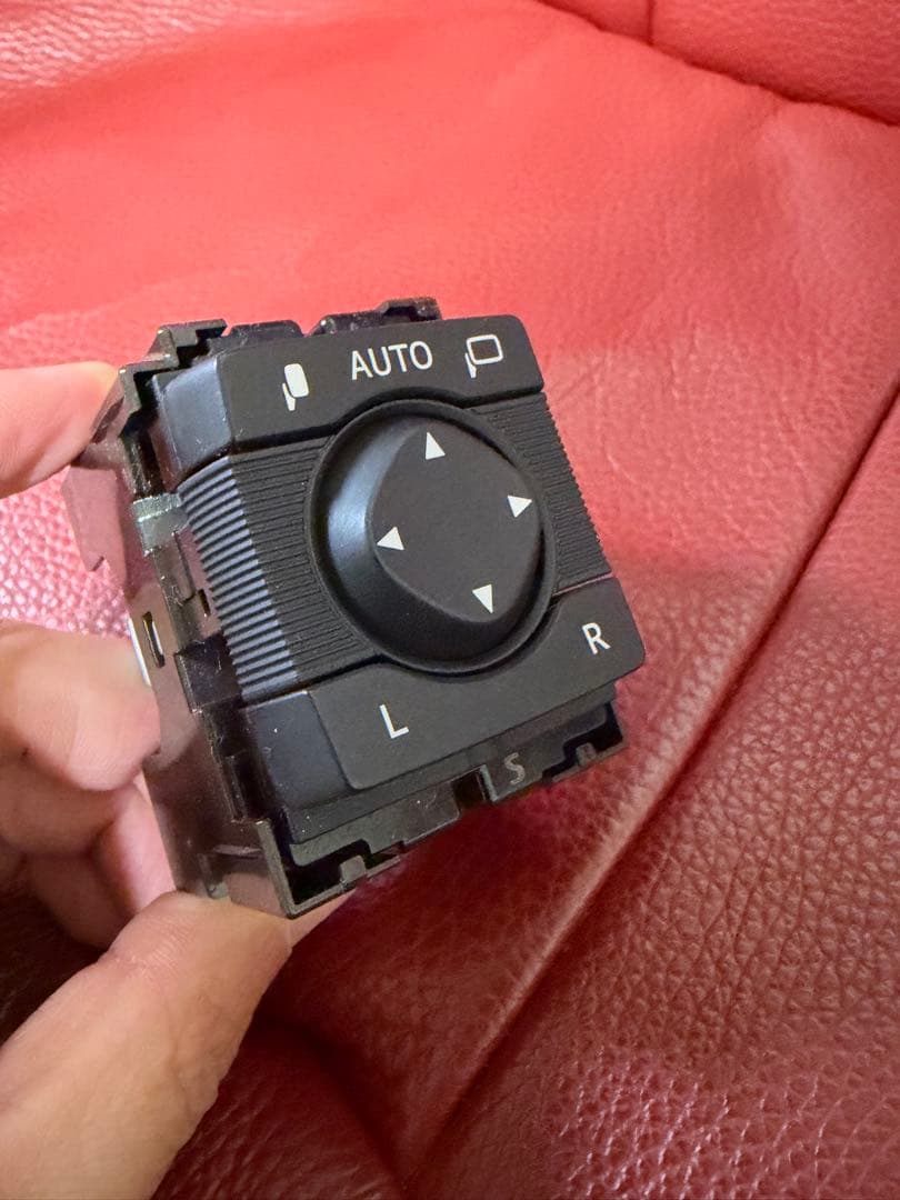 RAV4 ウィンドウスイッチ 全箇所発行タイプ　ミラー・ウィンドウセット品