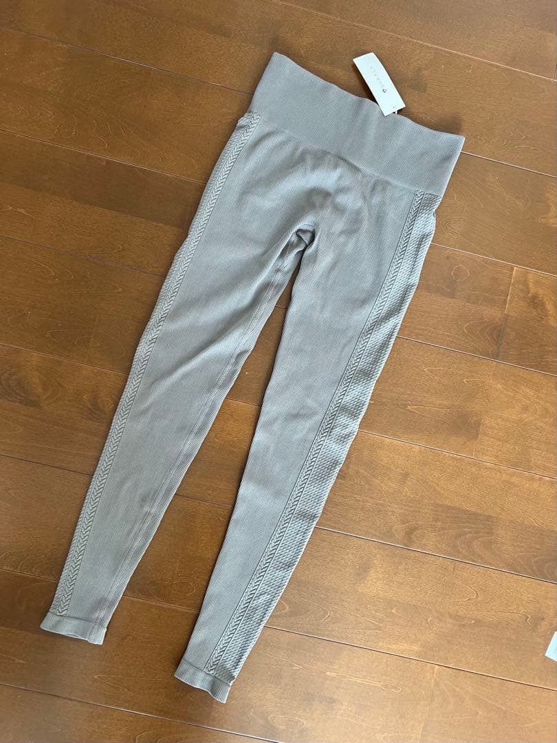 新品 アイビーエンブレムレギンス ディープベージュ
