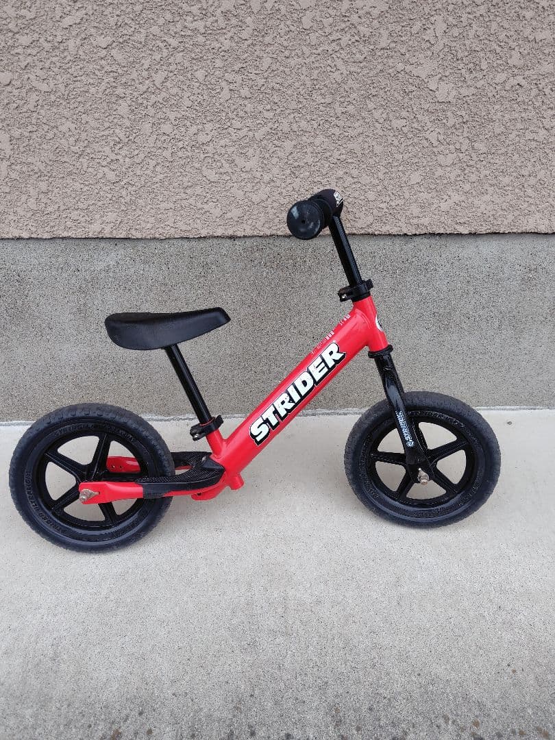 ストライダー スポーツモデル STRIDER 赤 バランスバイク 12インチ