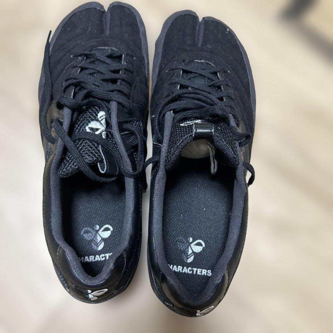 ヒュンメル　フットサルシューズ　足袋型