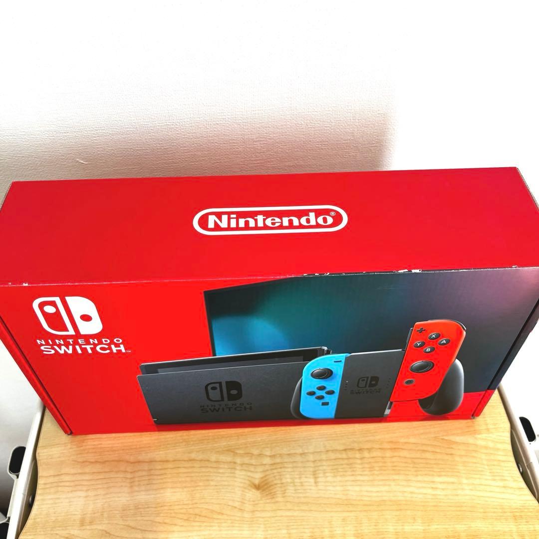 Nintendo Switch バッテリー強化版　純正ケース付き