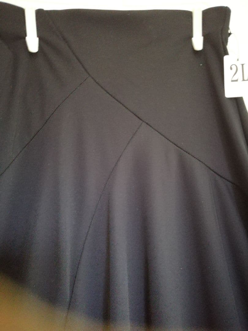 黒 フレアスカート 2Lサイズ新品、タグ付き