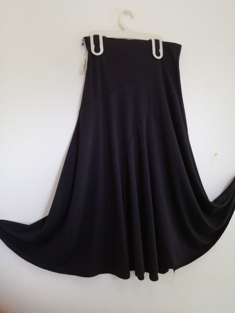 黒 フレアスカート 2Lサイズ新品、タグ付き