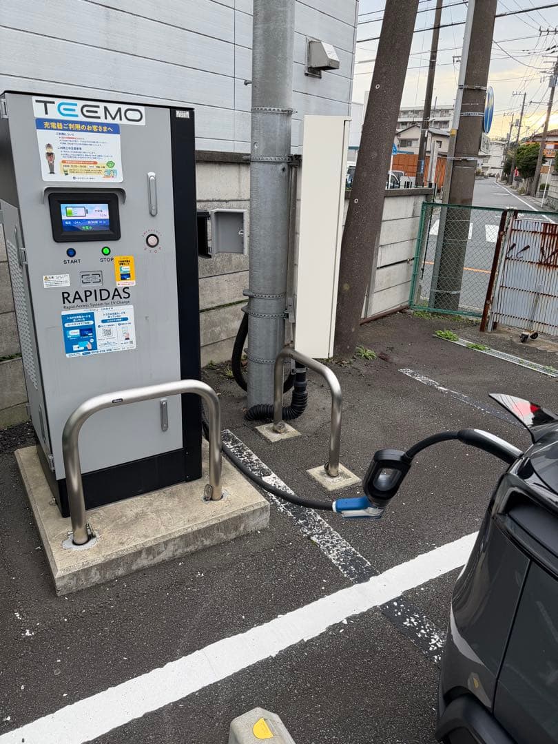 テスラ　チャデモアダプター