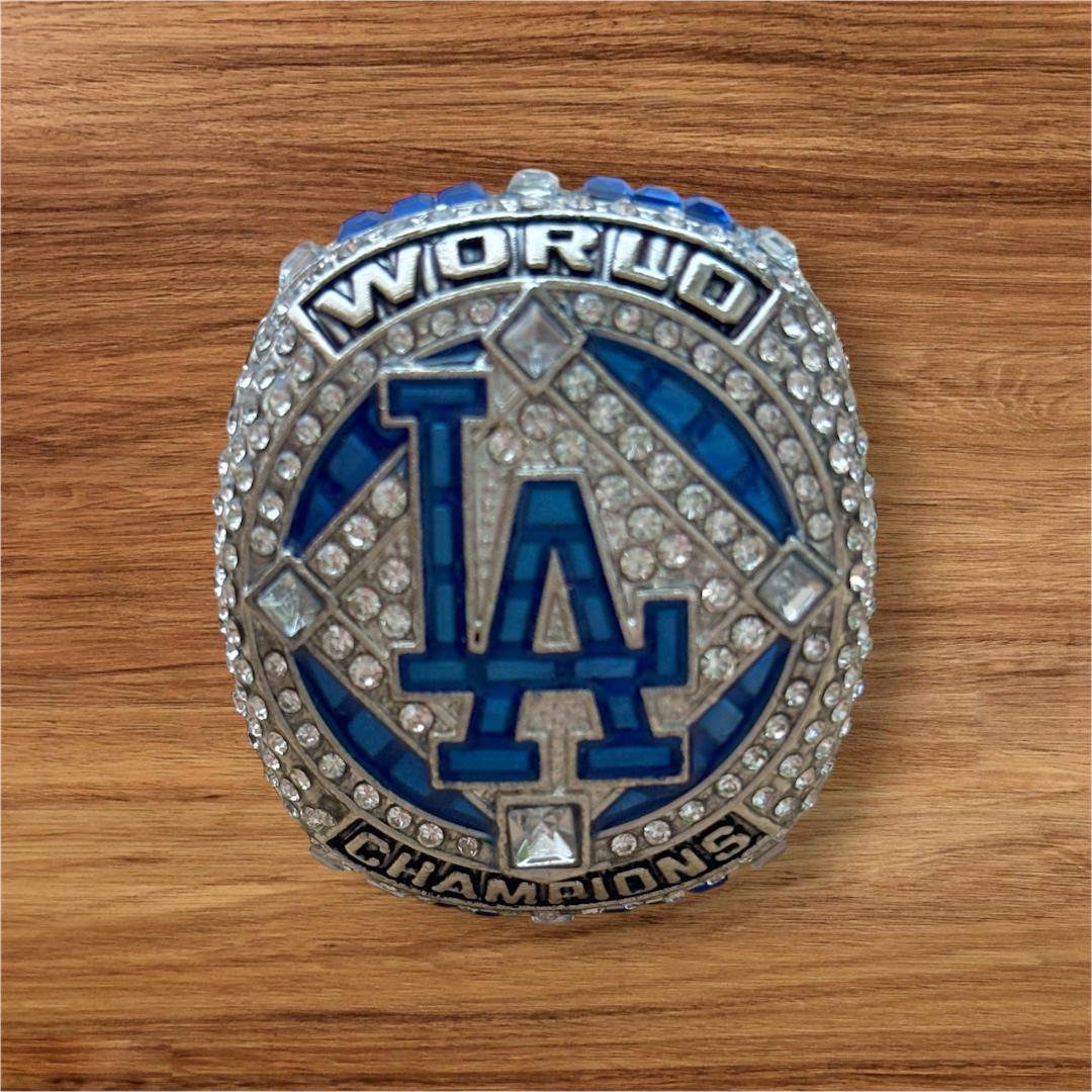 ドジャース 2024ワールドチャンピオンリング、ミニトロフィーレプリカセット