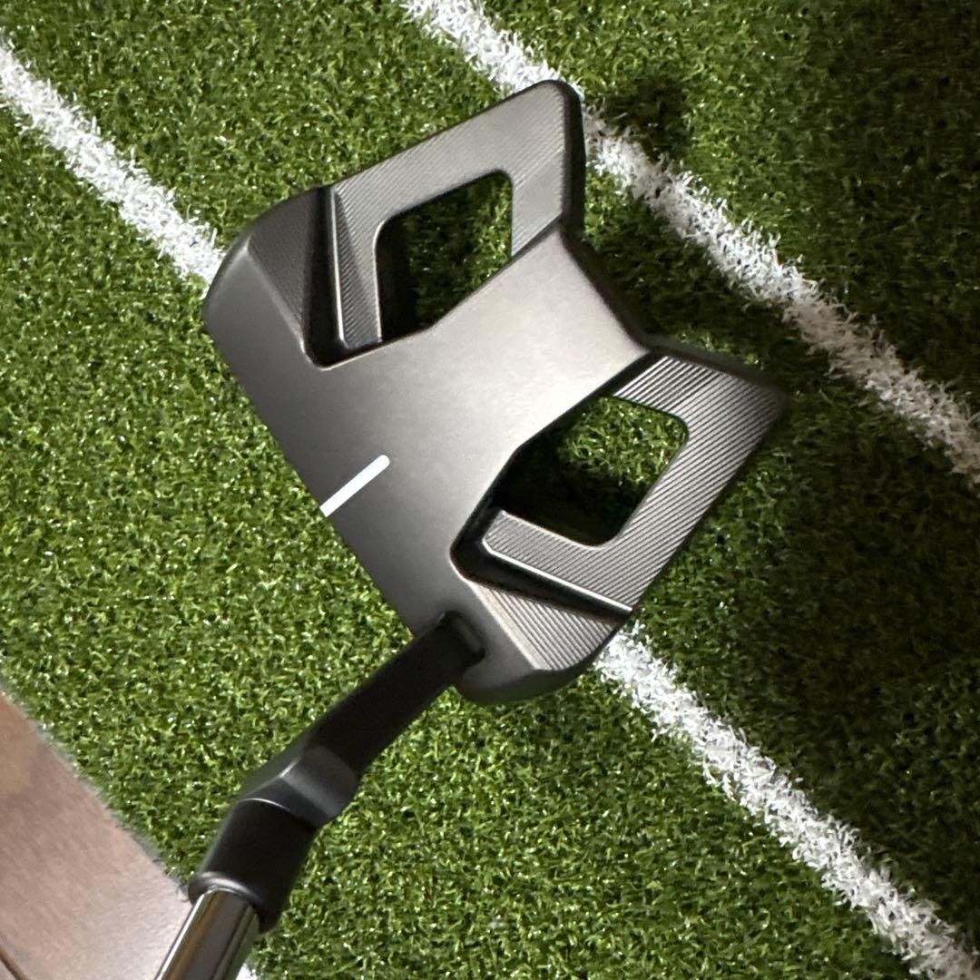 SCOTTY CAMERON PHANTOM BLACK 9.2R/33インチ