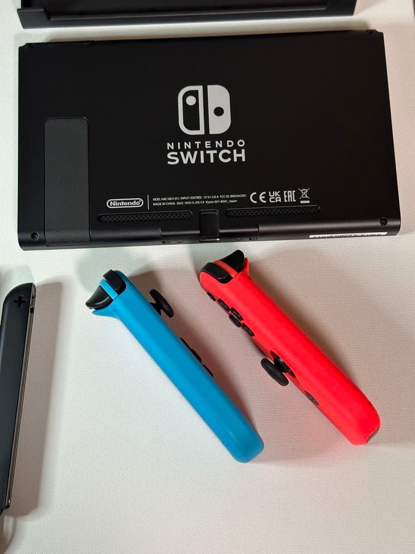 【美品】Nintendo Switch青／赤