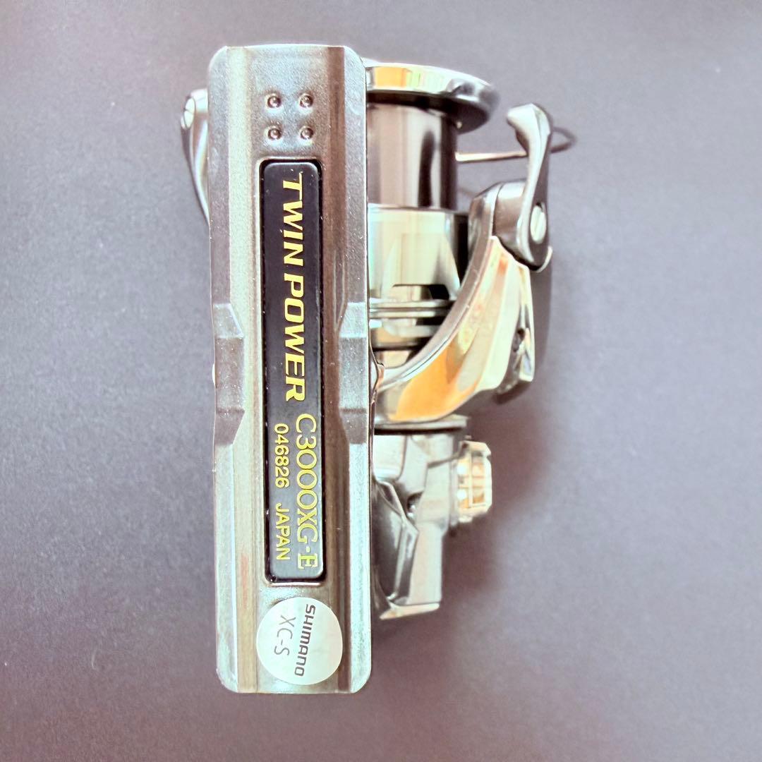 シマノ　24ツインパワー C3000XG リール　釣り　夢屋のハンドルノブ付き