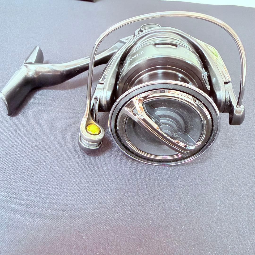 シマノ　24ツインパワー C3000XG リール　釣り　夢屋のハンドルノブ付き