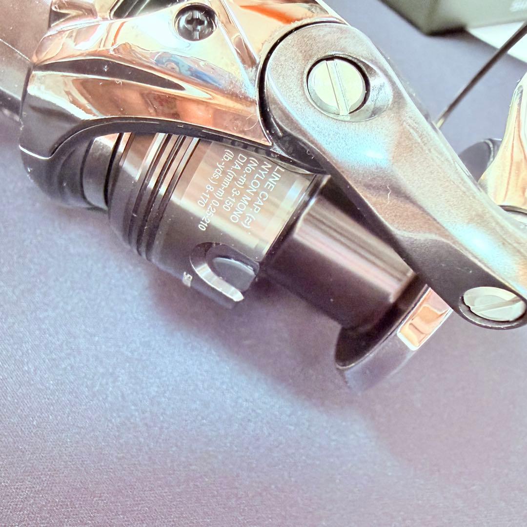 シマノ　24ツインパワー C3000XG リール　釣り　夢屋のハンドルノブ付き