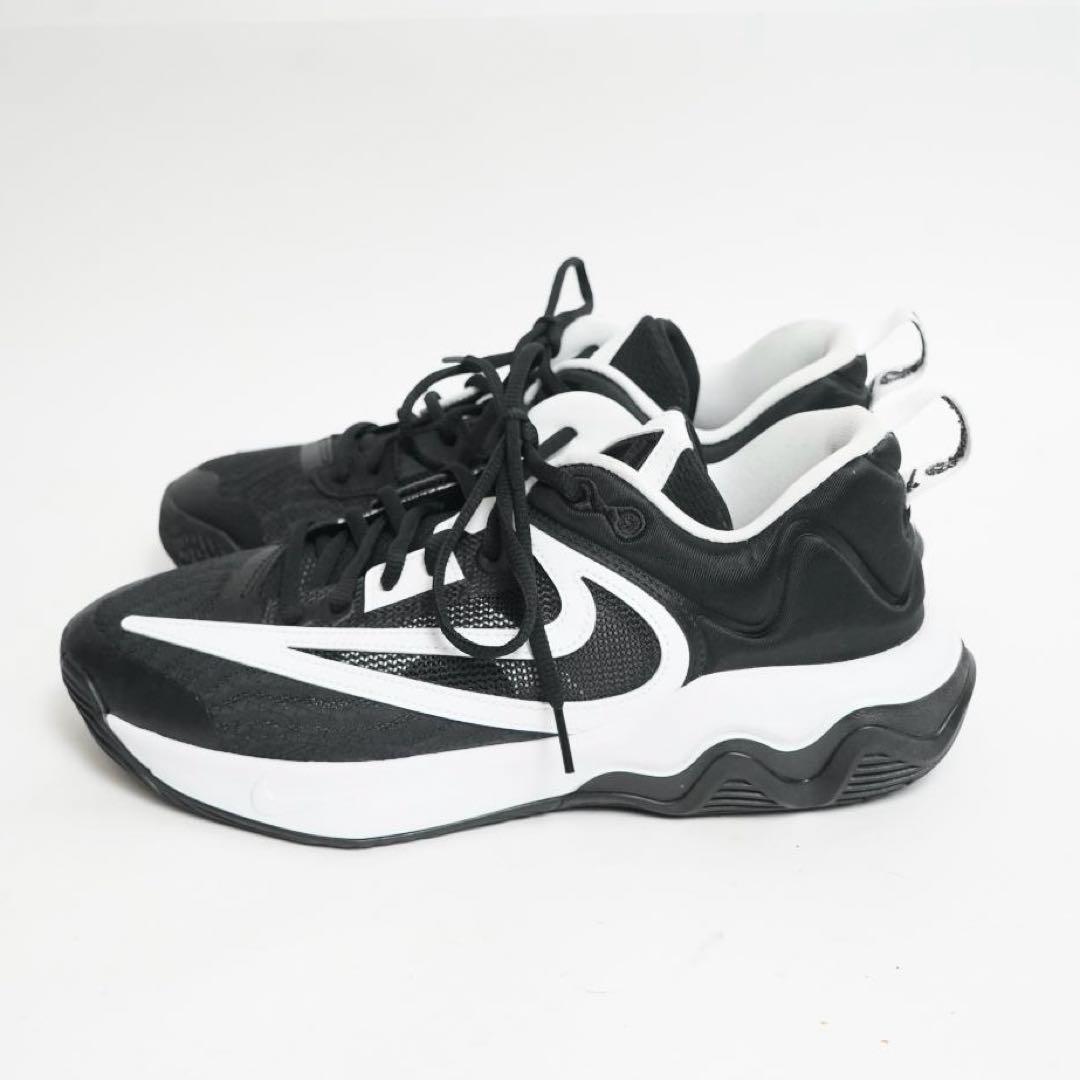 【未使用級】ナイキ ヤニスイモータリティ3 バスケットボールシューズ 28cm