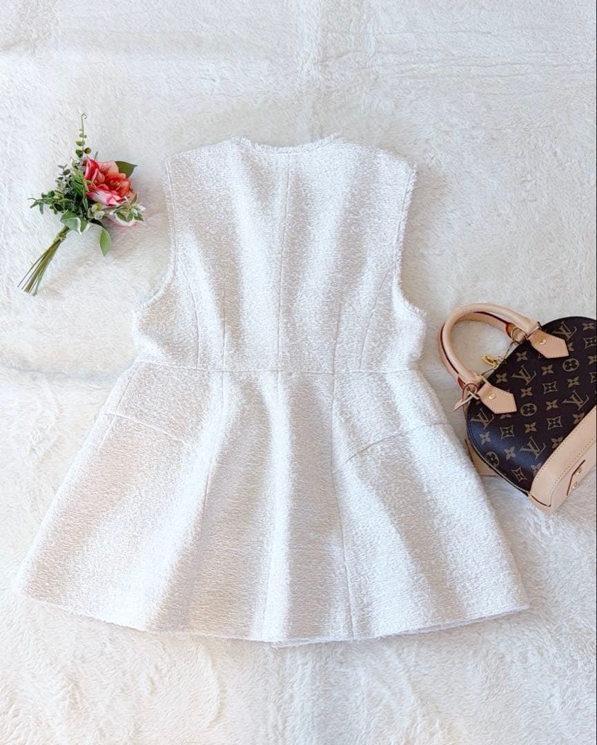 出品終了間近Arpege storyパールボタンツイードペプラムジレ