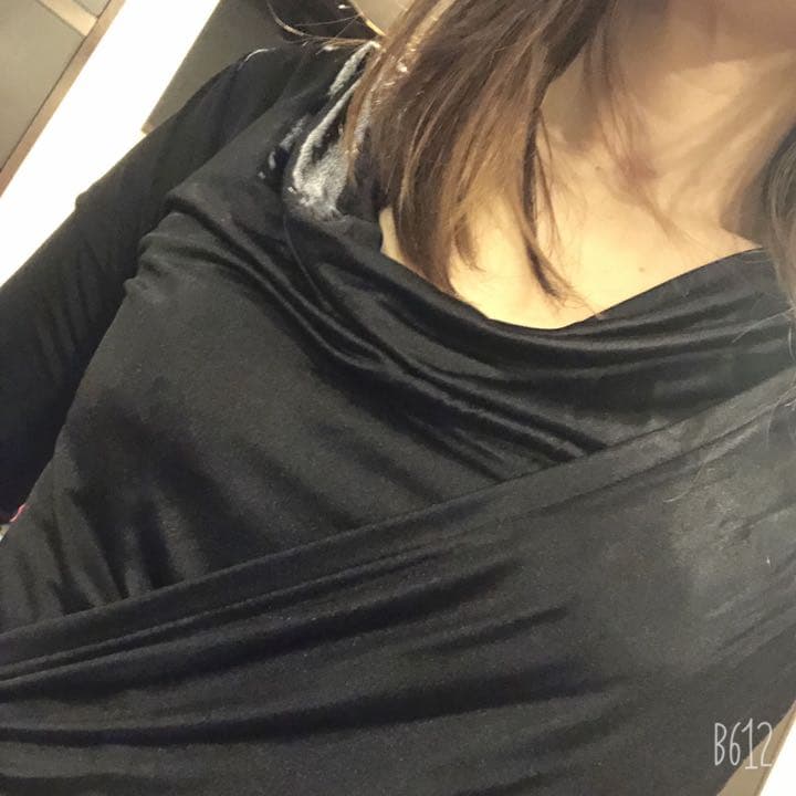 ダンス　パンツセットアップ　トップス