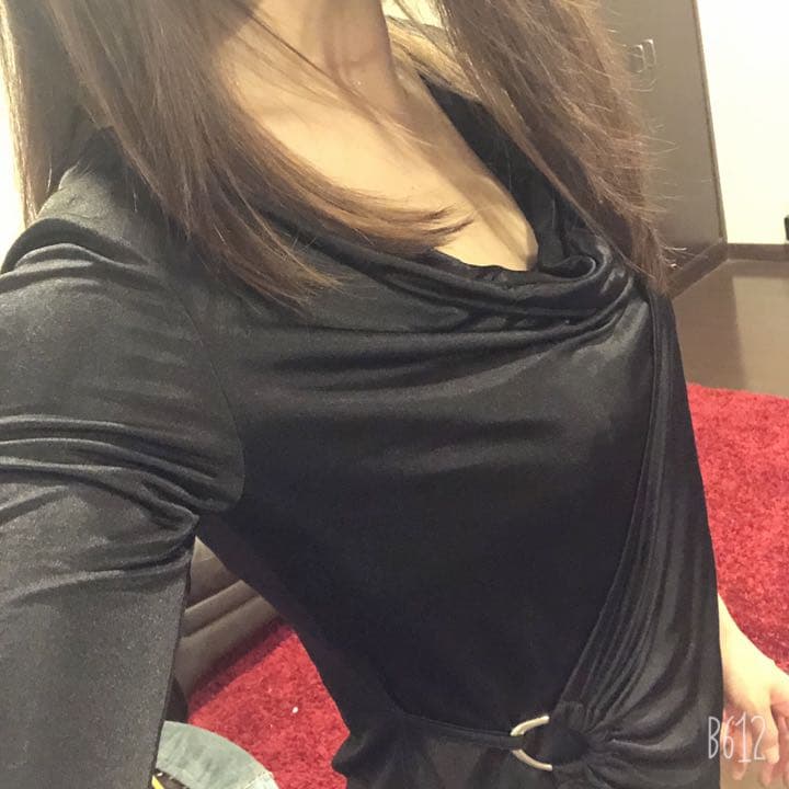 ダンス　パンツセットアップ　トップス