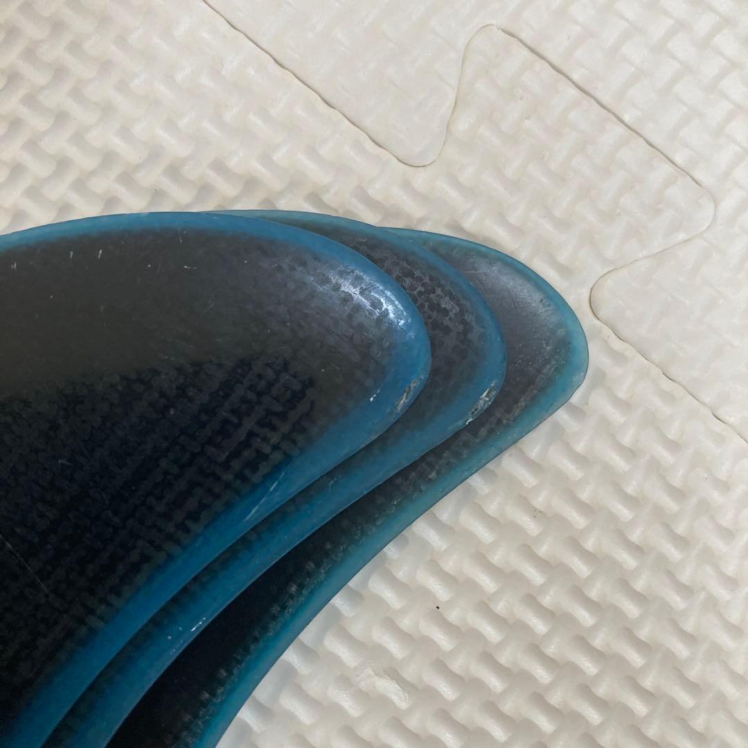 お値下げ中！FCS2 DHD ミディアム サーフボード　フィン