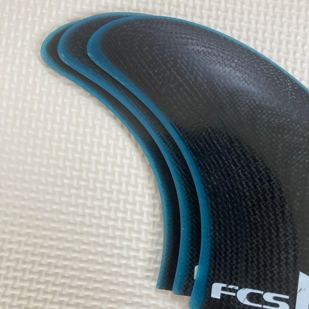 お値下げ中！FCS2 DHD ミディアム サーフボード　フィン