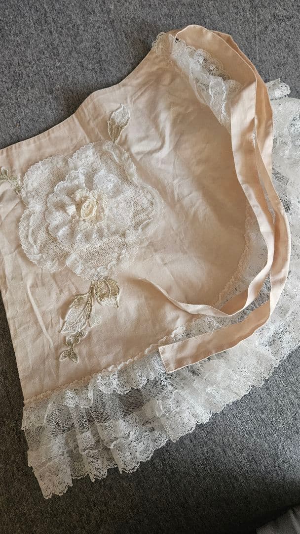 サエラ*ヒスクローネ*前掛けエプロン…*