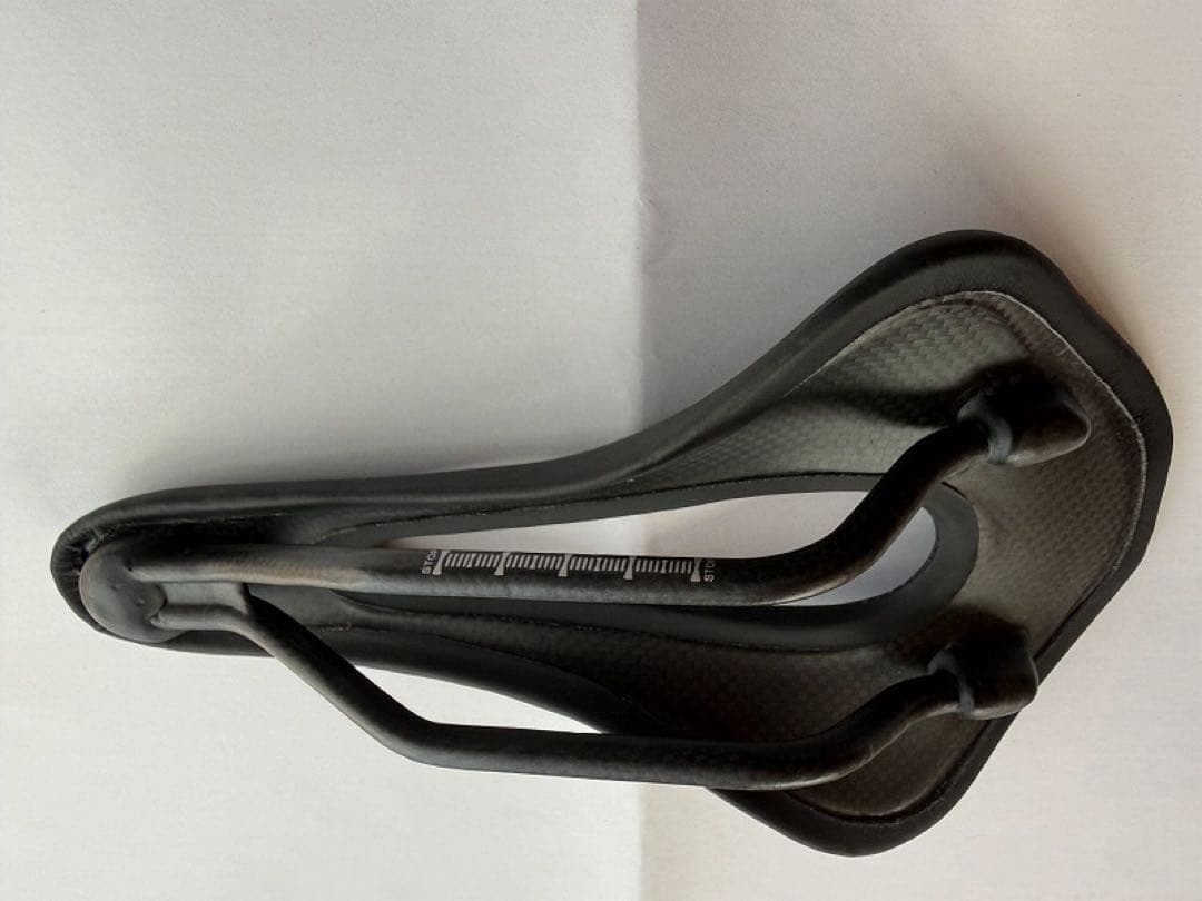 ヨーレオ( YOELEO)CL MAX カーボンサドル 美品です