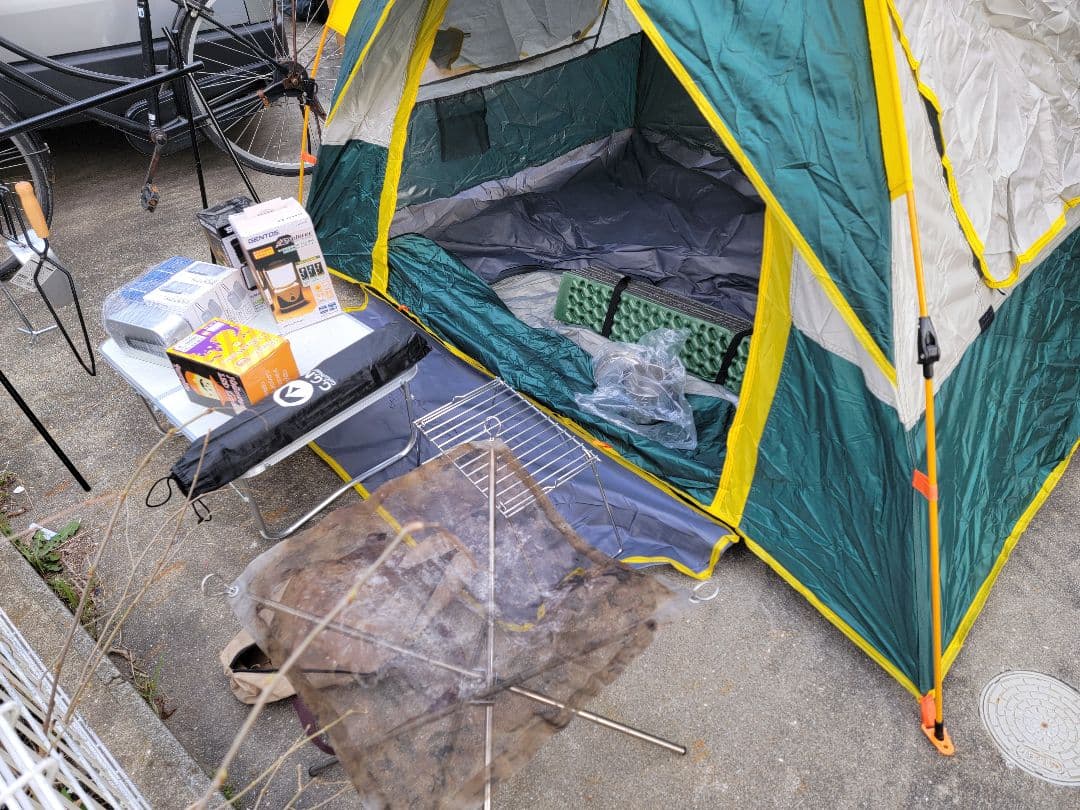 ソロキャンプセット　ソロドームテント　コールマンシェルフ　キャンプに