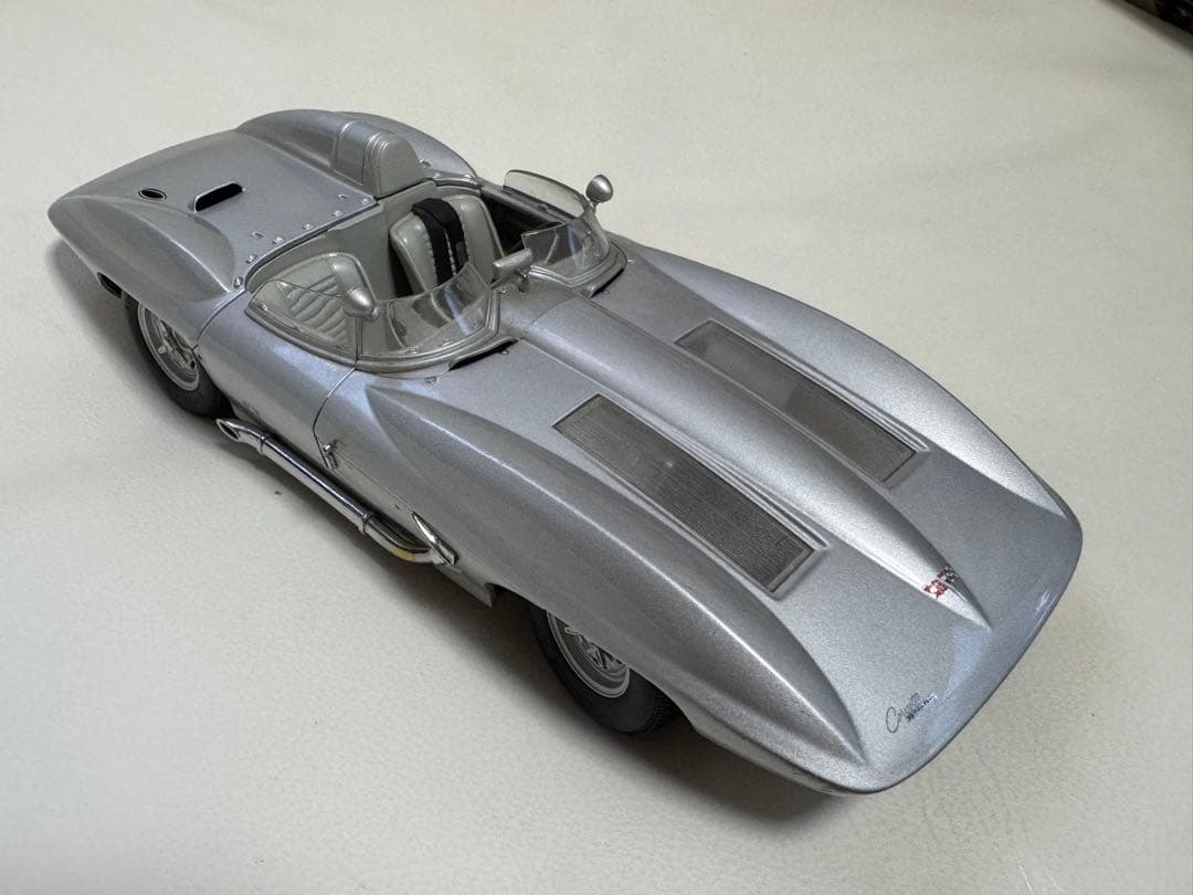 AUTOart 1959 シボレー コルベット スティグレイ1/18