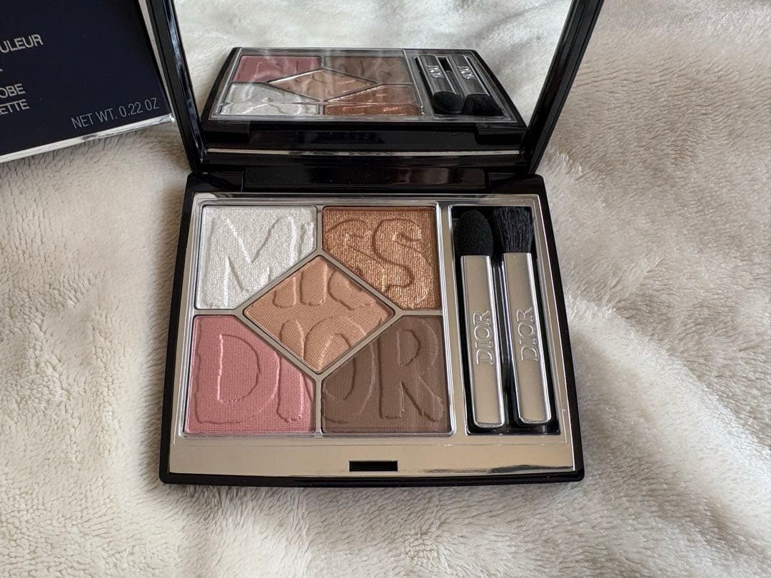 DIORディオールショウサンククルール664ワイルドベージュ