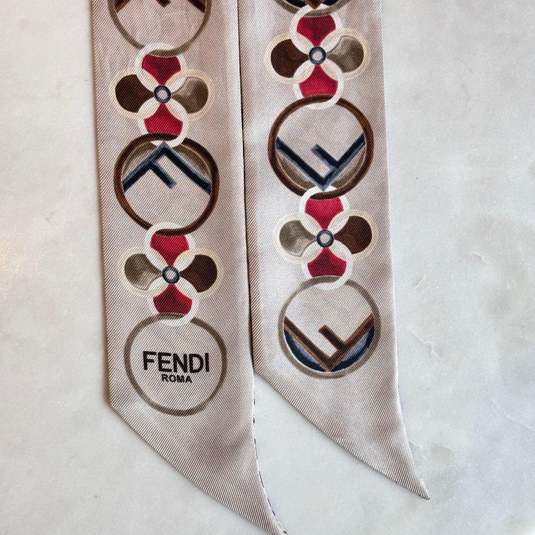 FENDI ラッピー スカーフ