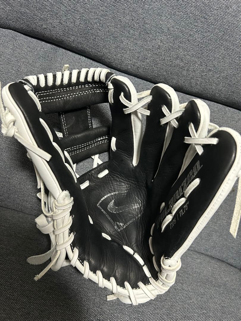 NIKE 硬式グローブ ホワイト/ブラック 11.75 ベルト部加工 USモデル