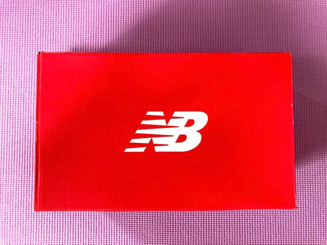 たけ 【美品】New Balance FuelCell HESI LOW