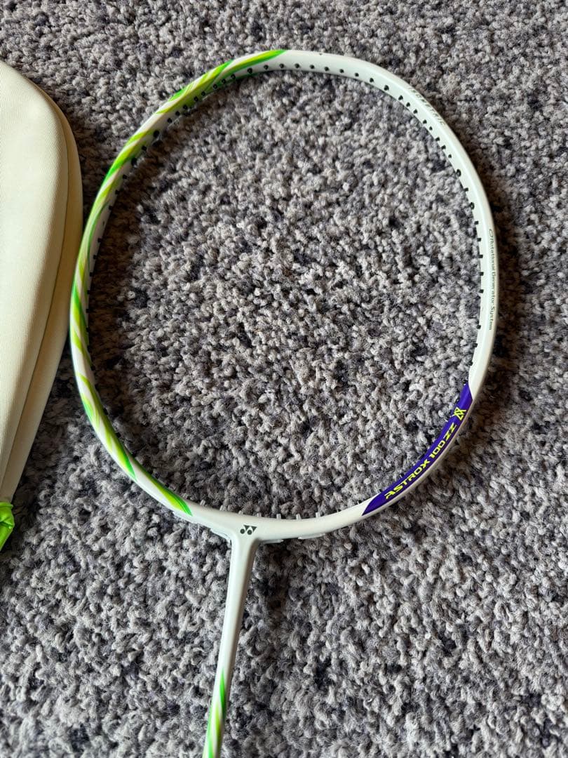 ヨネックス バドミントンラケット アストロクス100ZZVA 4U5