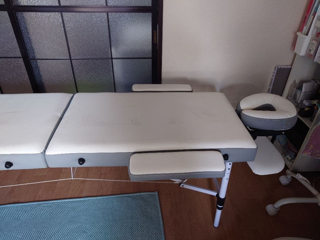 【値下げ】折りたたみマッサージベッド　 キャリーバッグ付き