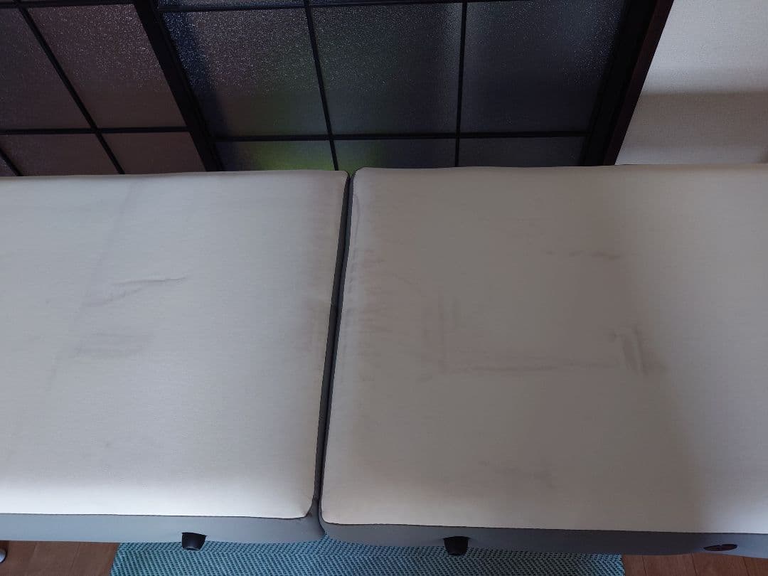 【値下げ】折りたたみマッサージベッド　 キャリーバッグ付き