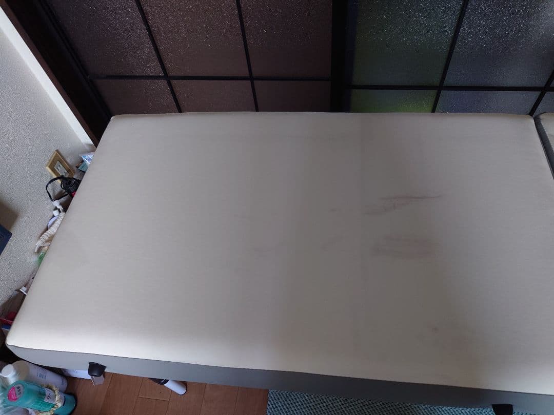 【値下げ】折りたたみマッサージベッド　 キャリーバッグ付き