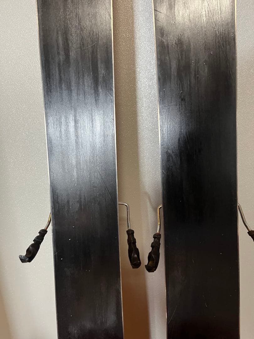 スキー板　BLIZZARDブリザードラスラー11 172cm