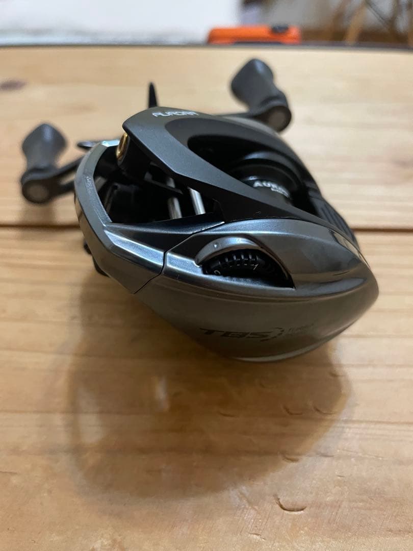 【新品】ハイスター オーロラエアー bfs　ベイトフィネスリール　右ハンドル