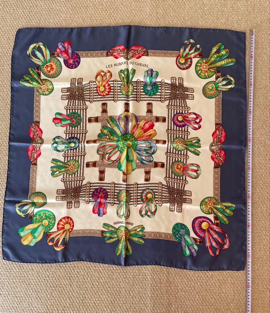 エルメス　カレ　スカーフ　馬のリボン飾り