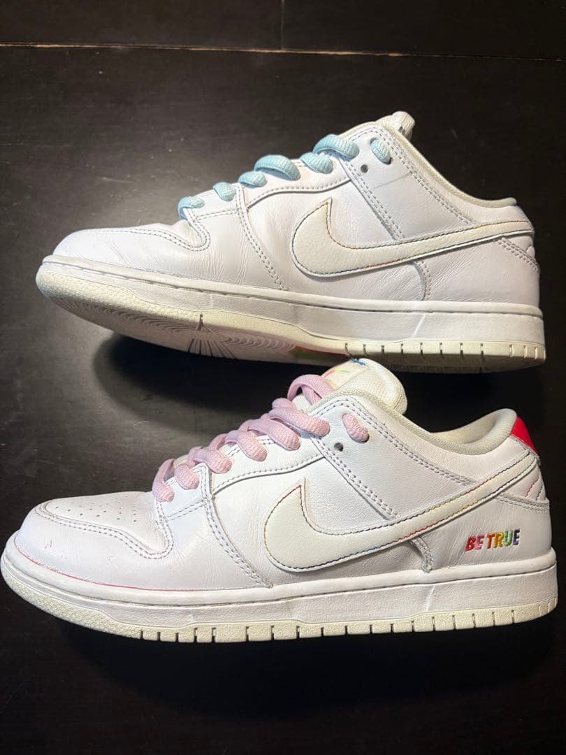 NIKE SB ダンクLOW <BE TRUE> ホワイト/ブルー/ピンク