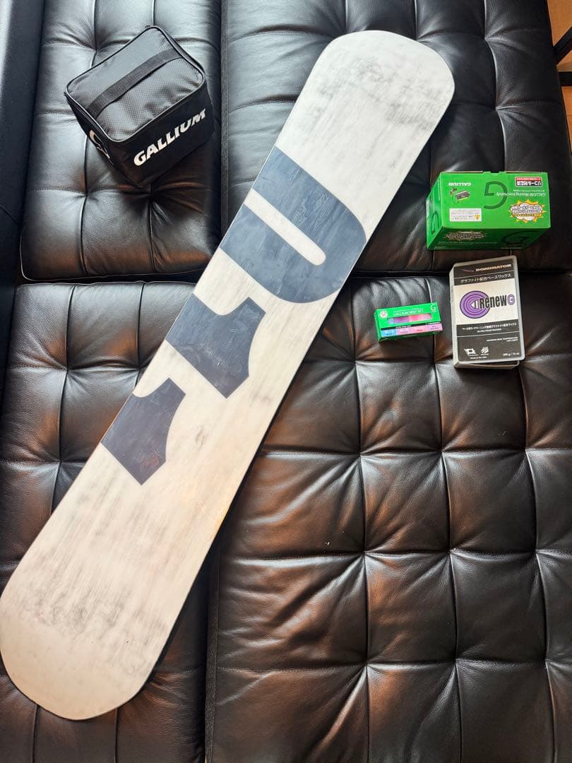 011ARTISTIC X FLY SPIN 150 スノーボード　板　グラトリ