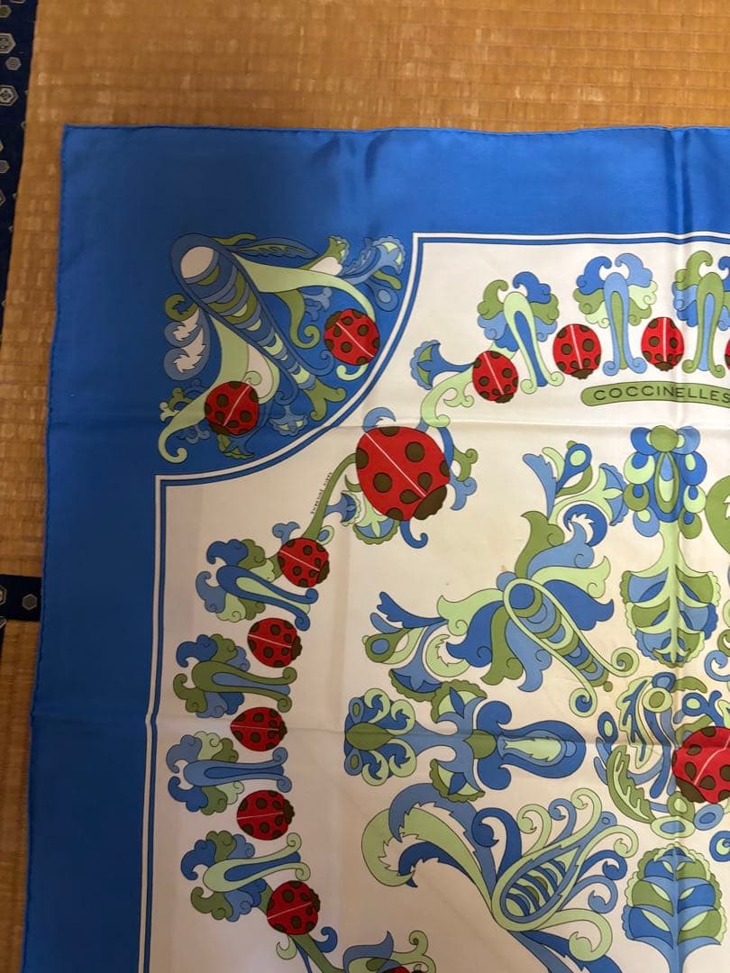 エルメス カレ90 COCCINELLES てんとう虫 シルクスカーフ