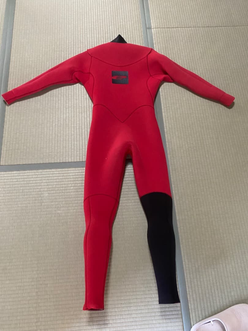 セミドライ　ウェットスーツ