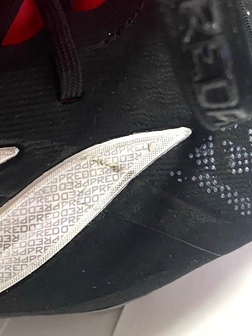 adidas Predator サッカーシューズ ブラック/レッド